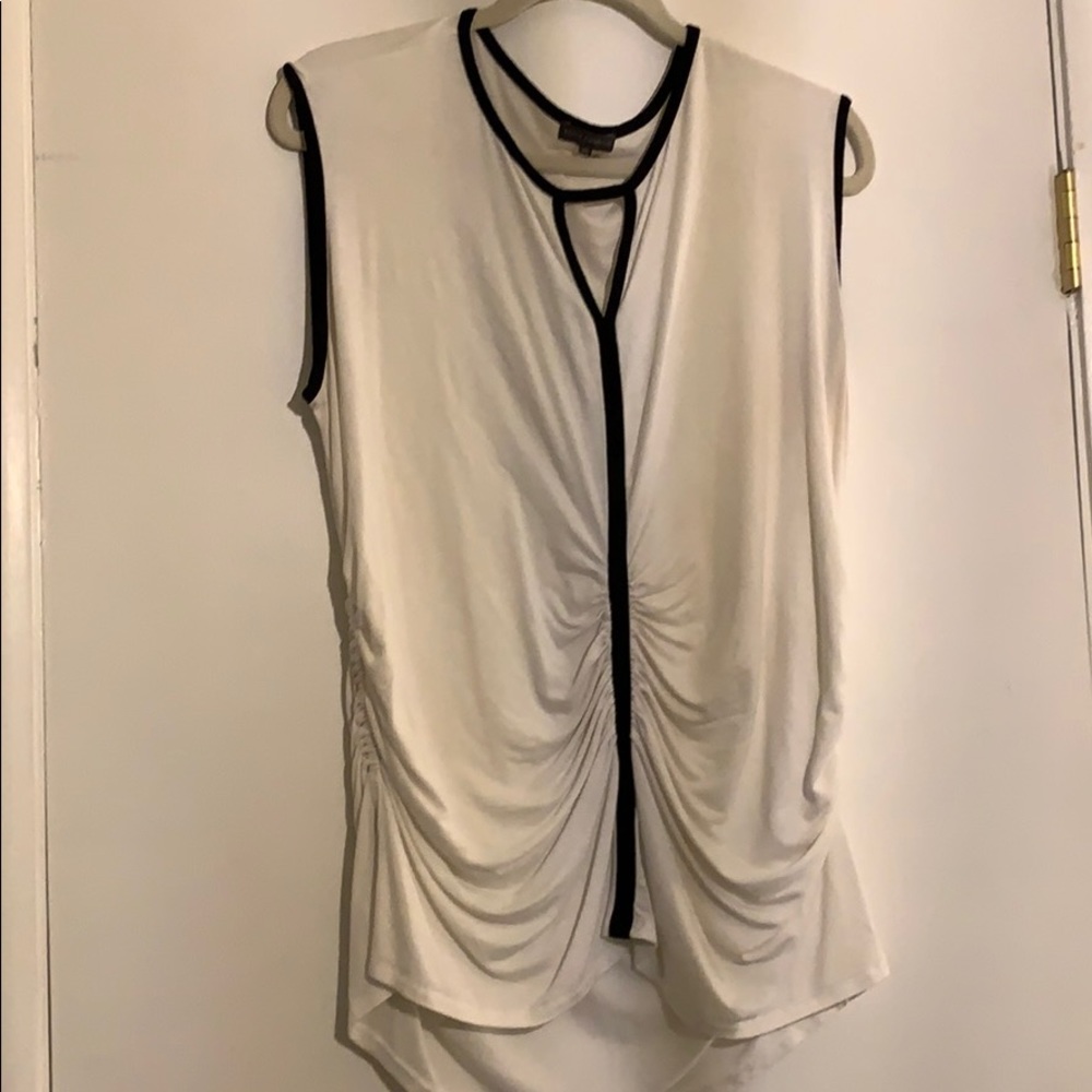 VinceCamuto 1x ruched cream and black tank EUC